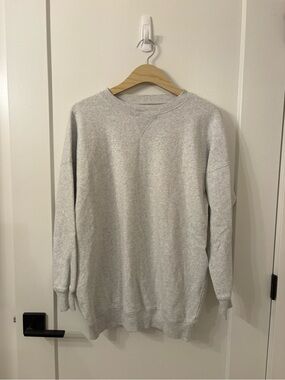 American Eagle Outfitters Light Gray Crewneck Sweatshirt